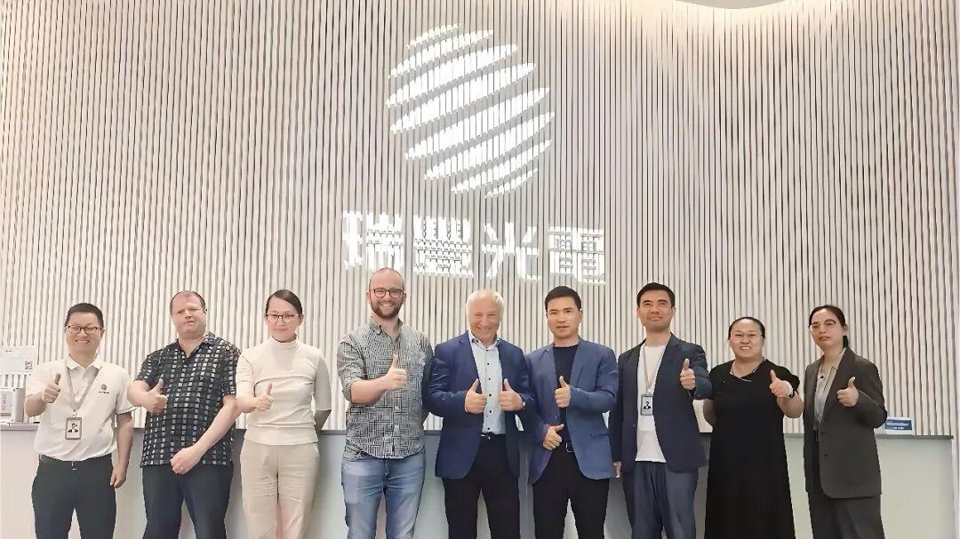 共话未来出行 | 宾利、奥迪代表一行莅临瑞丰光电战略交流