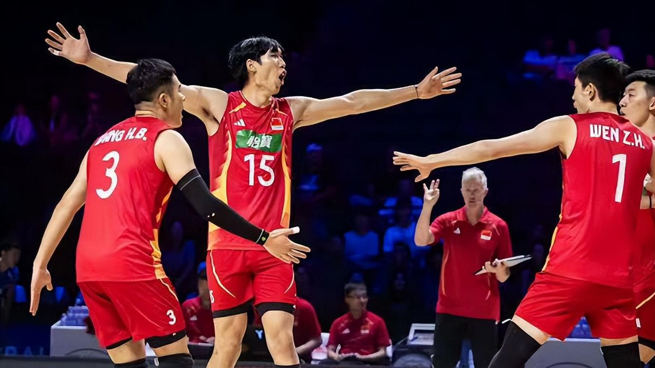 18日凌晨：郑钦文0-2无缘4强，中国U17女篮遭绝杀，中国男排7连败