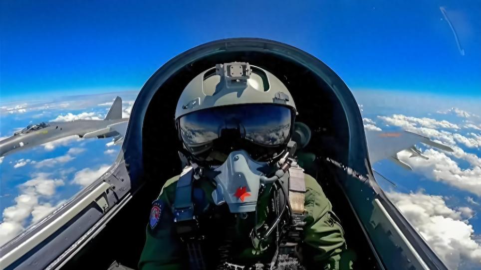 颠覆美海军骄傲？美媒惊叹：中国舰载机飞行员训练体系“开挂”！