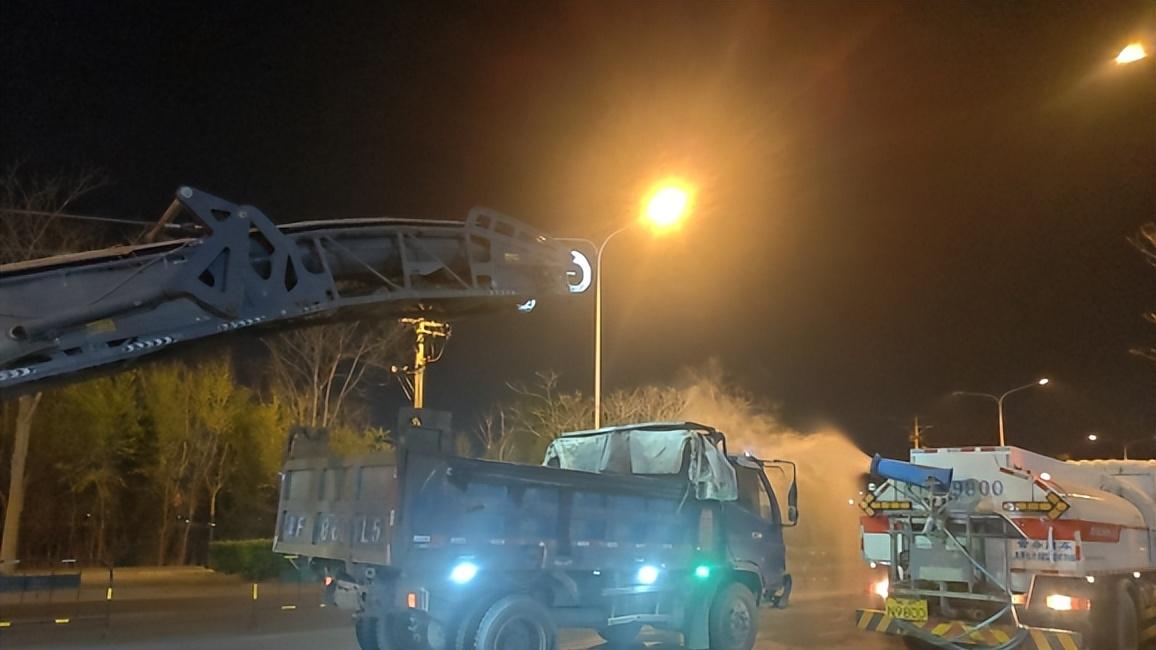 保定：精准养护马拉松赛事市政道路，保障选手、观众通行安全