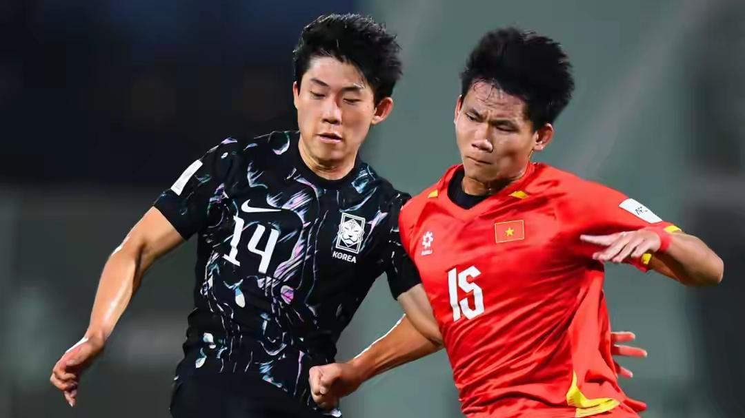 落寞了，韩媒开始唱衰自己，韩媒：中日潜力新星留洋欧洲，韩国年轻队员却无人问津