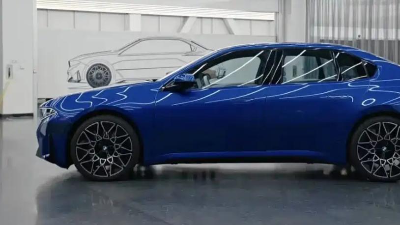 全新宝马i3来了，800V+双电机四驱，Model 3压力山大？