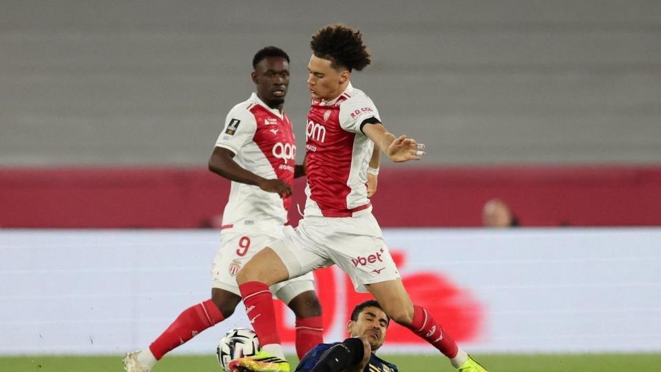 乌龙球制胜+1-0击败摩纳哥，里尔连续13轮不败