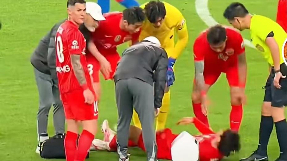 足协公告：脑震荡换人，代价很大！川媒：腿震荡补救措施出台