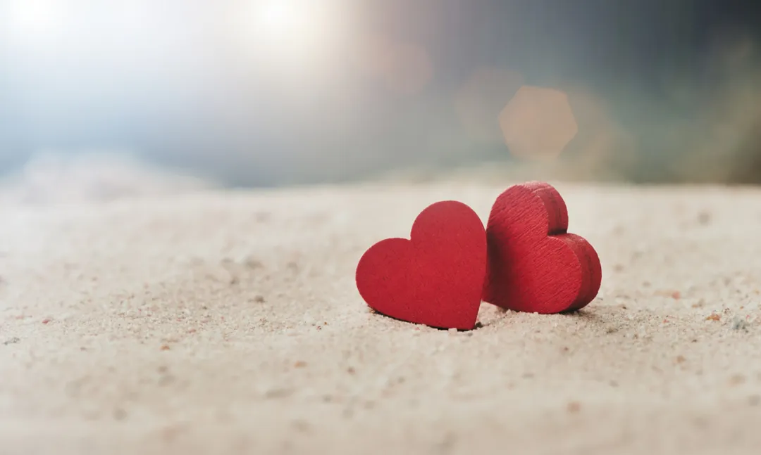 好的爱情，是有人为你撑起一把伞