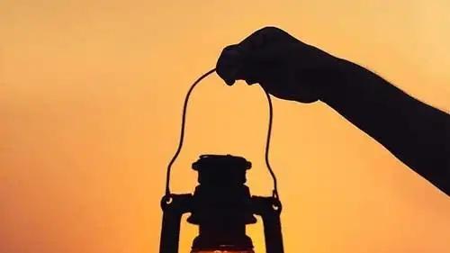 褚立臣 | 做个提灯人，也不错