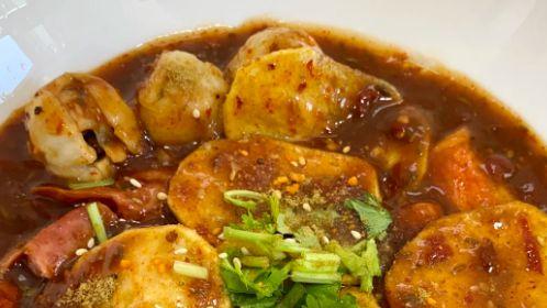 黄石土豆片，浓酱浇淋的街边炸串拼盘