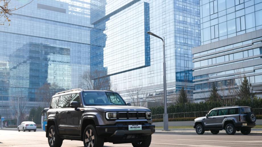 女性自驾热潮下，BJ40增程元境智行版是安全搭子吗？