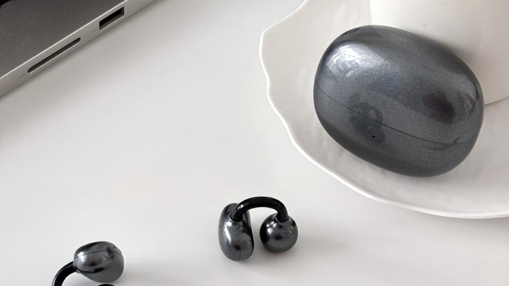 打工人必看的五款开放式耳机横评! 舒适、续航、颜值谁更能打？性价比/运动/高端款避坑指南