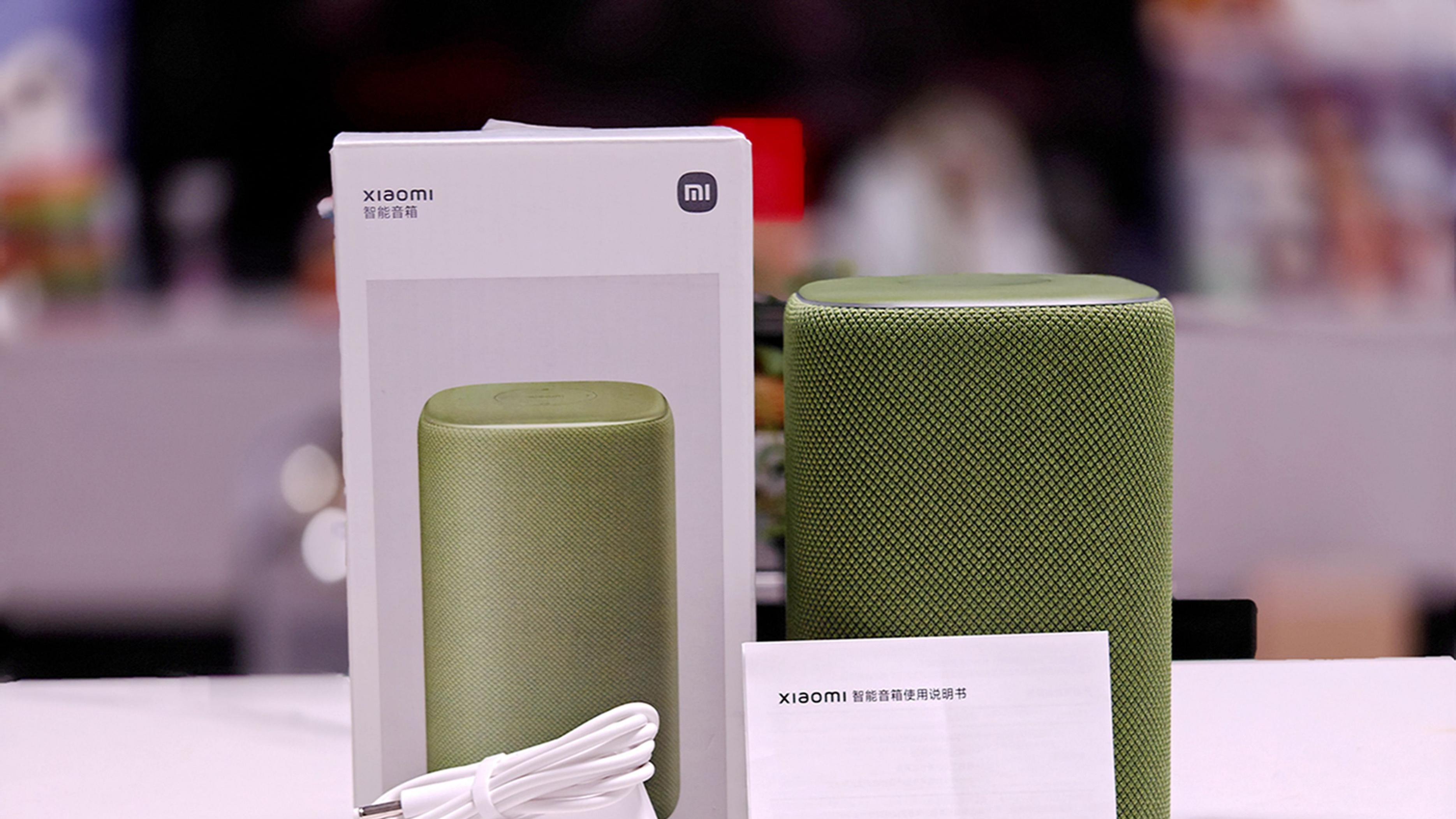 不止听个响，百元音箱也给力，灵动灯效的小米智能中枢太懂打工人