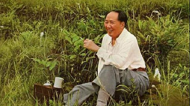 一百学生战三千兵，毛主席为何反对师生撤退，生平第一战如何打响