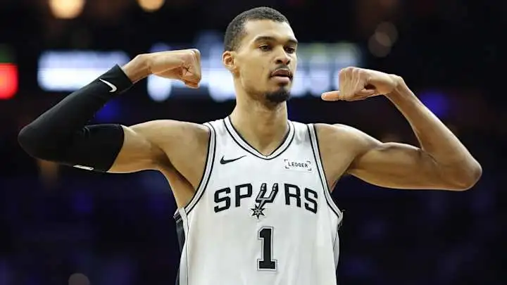 都说别惹！8分钟双10！41+16+4+3帽！上场时间够了你们真顶不住啊