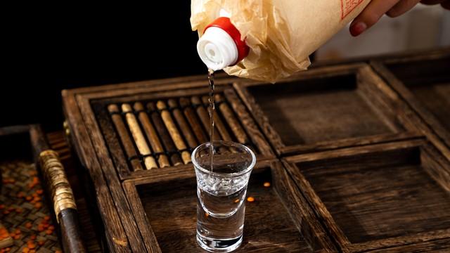 好的酱酒什么味？一口下去，舌头以为自己在拍《舌尖上的中国》