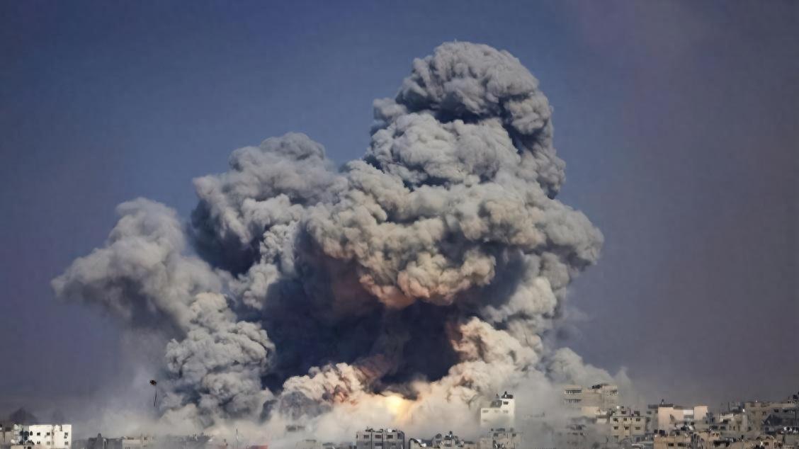 伊朗战略误判，沙特阿联酋突然倒戈美国，伊朗遭遇一场“围剿战”