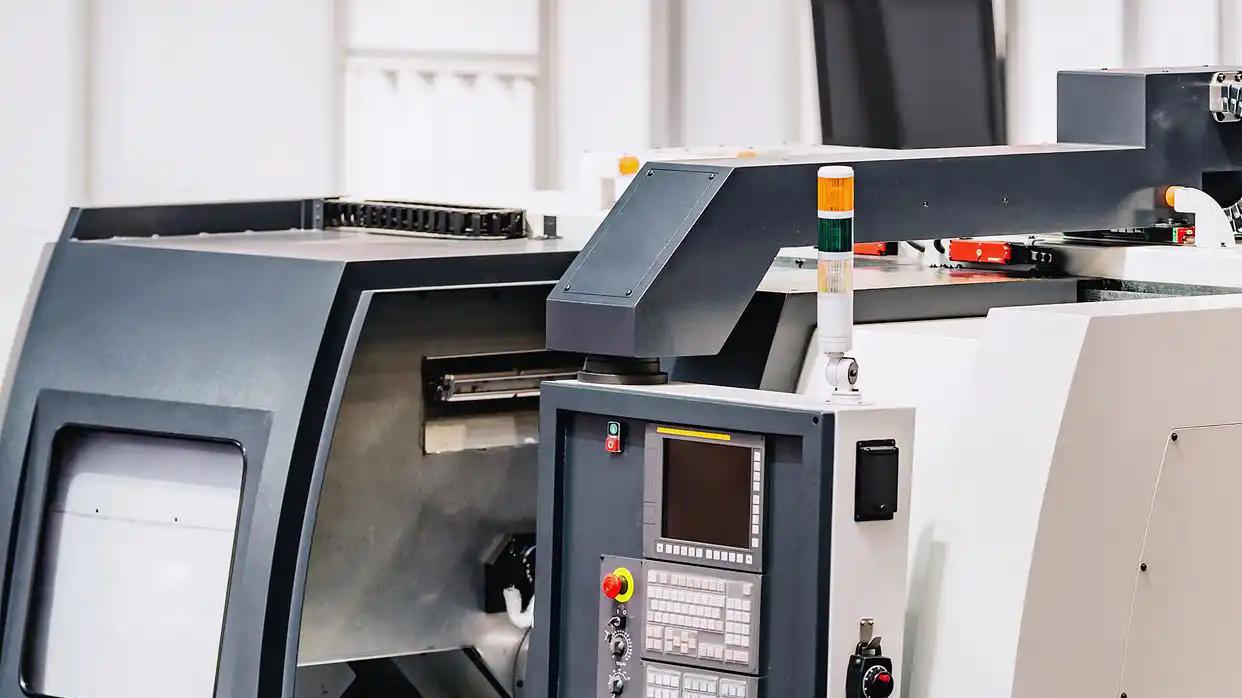 为什么制造业工厂都离不开UG编程？它到底强在哪里？