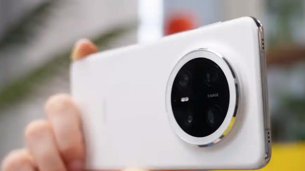 华为Mate70Pro彻底清仓，12GB+512GB跳水2953元，3D人脸+麒麟芯片+百倍变焦