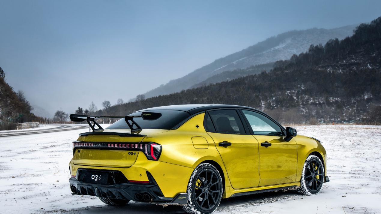 领克03家族硬核出征，寒冬路况也能随心驰骋