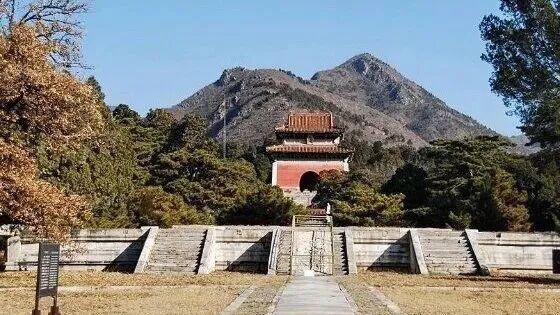 因康熙刻字，300年盗墓贼绕着走