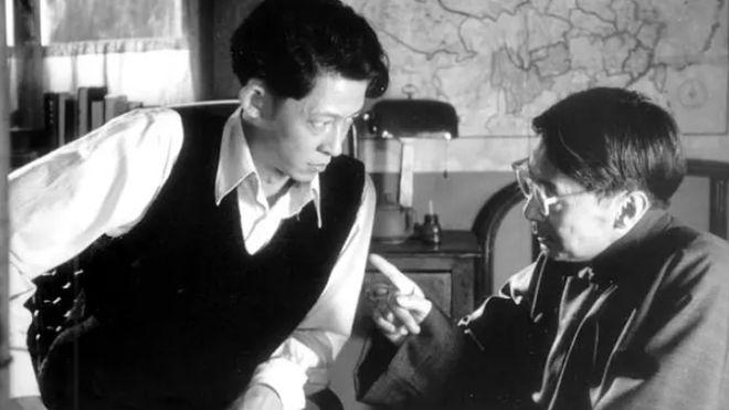 十部难以超越的经典谍战剧，《潜伏》排第2，榜首地位稳如泰山