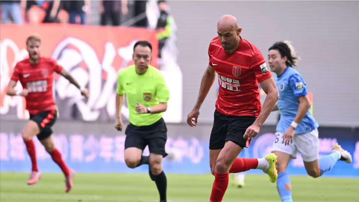 蓉城锋霸接受归化！川媒：满5年，状态好，归化就是国足大杀器