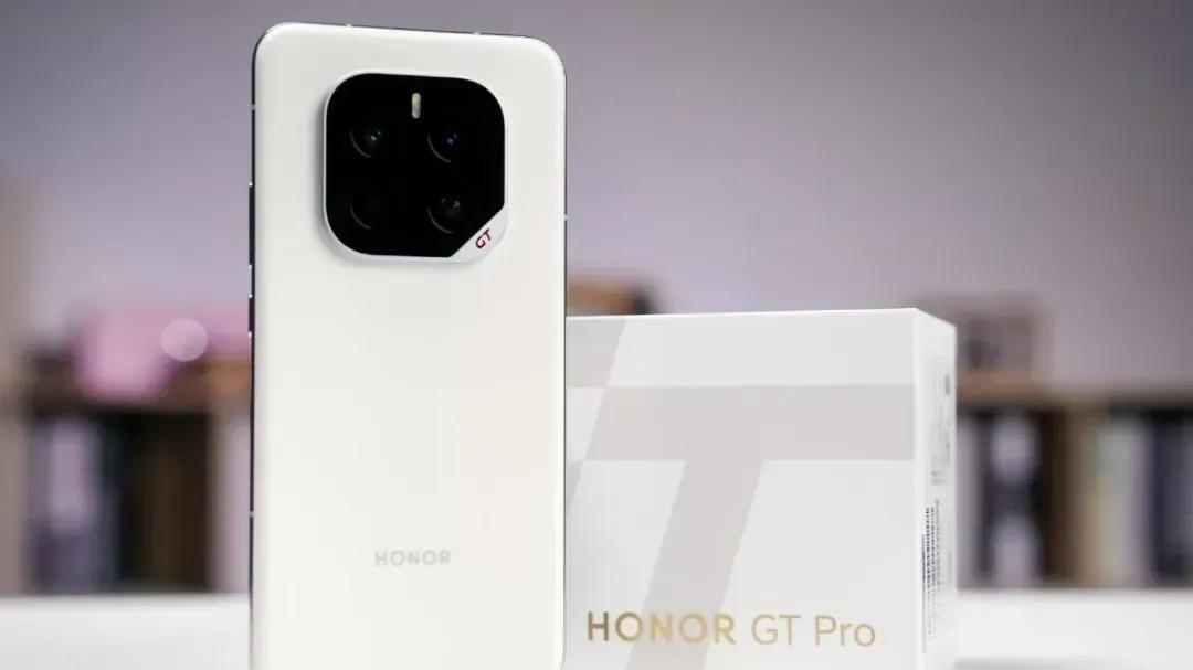 16GB+512GB能用五六年，“接近完美”的3款中端手机，几乎没有差评