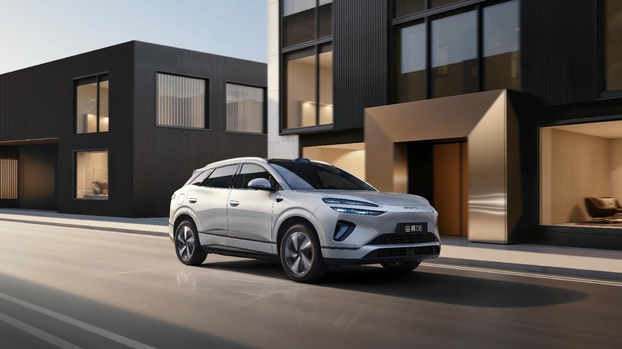 5分钟充70%、9分钟充97%！比亚迪海狮06EV真来了，15.99万起不玩期货