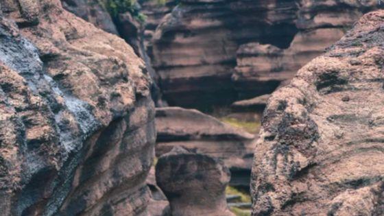 上饶近郊丹霞秘境！皂儿山红崖石林太出片