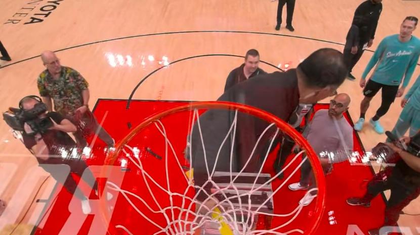 火箭主场惊险逆转马刺，111: 106完成复仇！杜兰特申京谢泼德均上双！