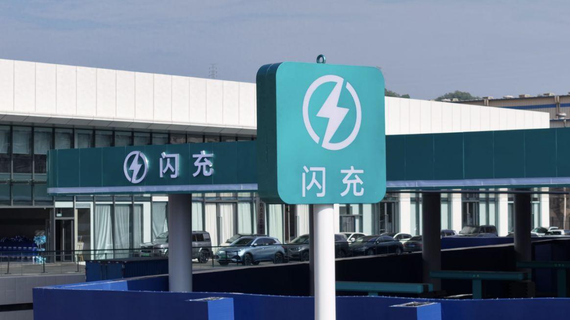 销量稳居行业第一，比亚迪凭硬核技术领跑新能源市场