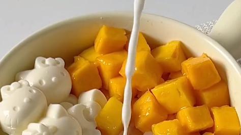 超简单美味：Kitty椰奶冻西米露，夏日清凉必备！