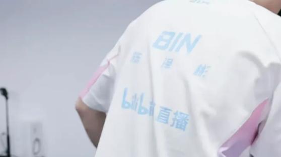 Knight说出TES存在的大问题，全员小心脏，教练丹尼在一旁补刀