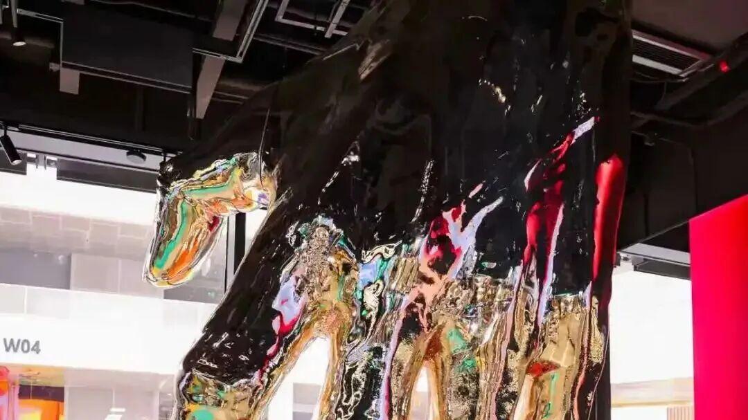 用艺术陈设换用户打卡，运动品牌算的什么账？