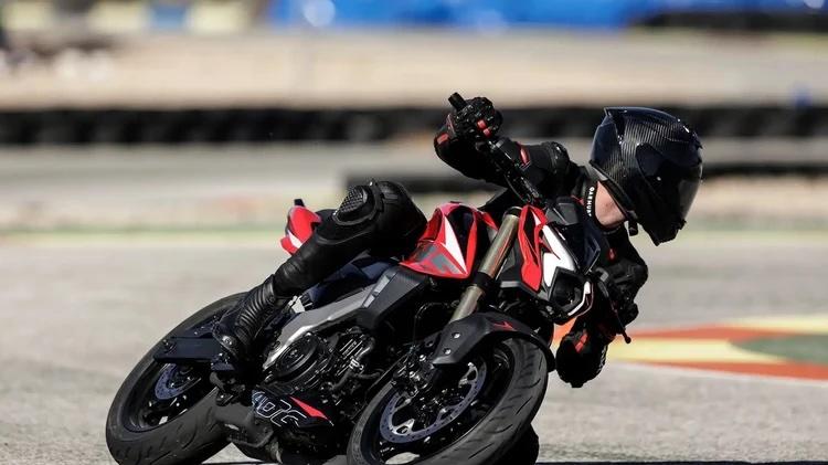 比KTM 125还便宜的400级街车