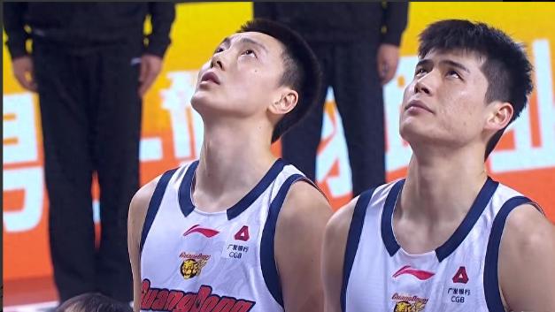 3连胜重回前二！广东却有4坏消息，让杜锋下一轮粤沪大战有些没底