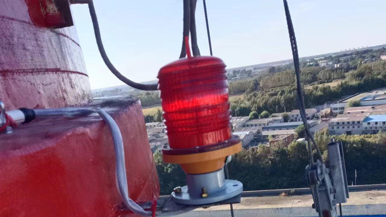 烟囱航空障碍灯安装 高空警示设施升级