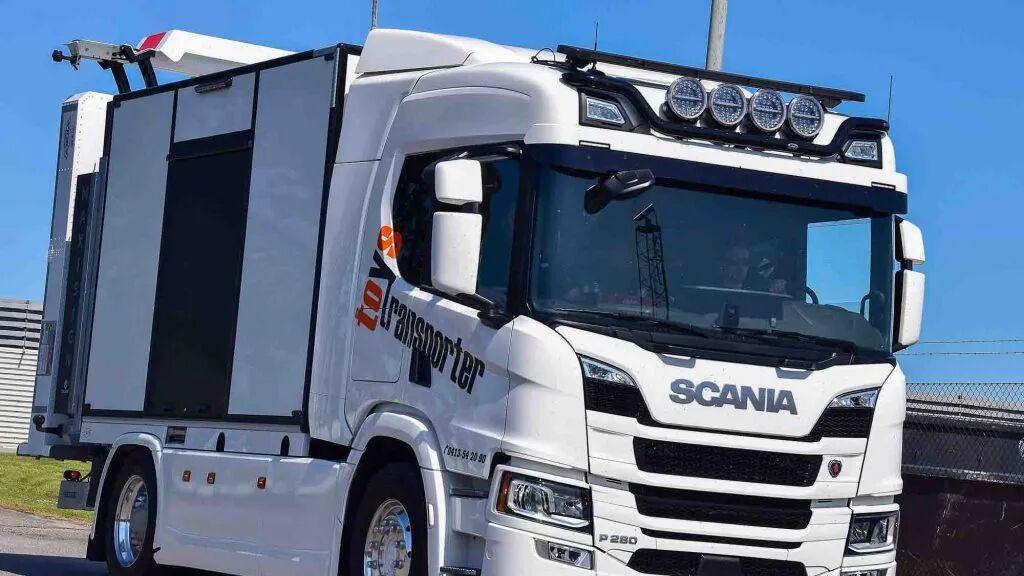 高速养护作业守护神！搭载五缸柴油机，斯堪尼亚P 280防撞缓冲车实拍