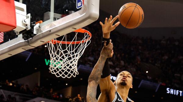 马刺5连胜，过去23场21胜！文班20分8板6助5帽，送步行者16连败