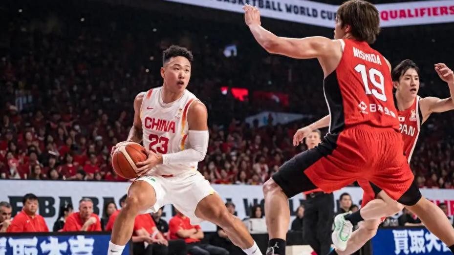 连续2场爆发！CBA昔日被大牌队友公开指责 如今成国家队大腿