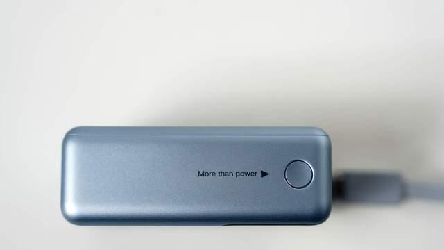 出差忘带线？绿联能量湃 Pro 55W 自带线充电宝救大命