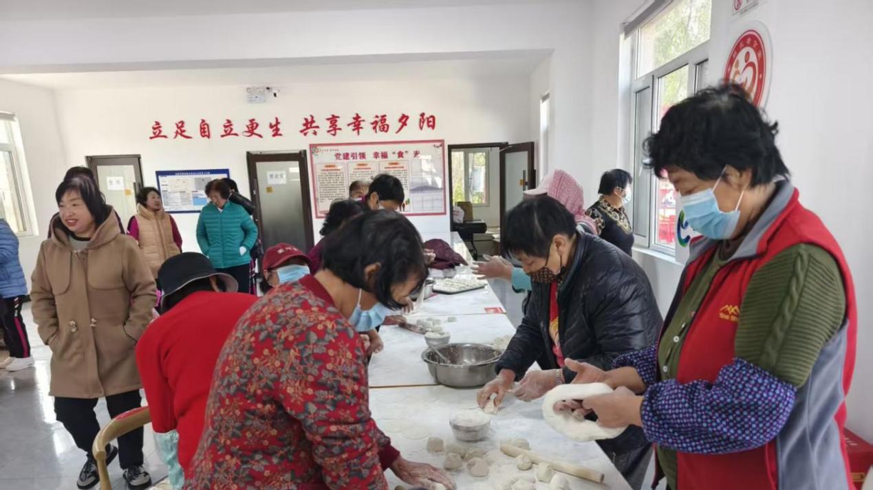 沈阳市沈北新区财落街道营盘村第一书记领办幸福长者食堂