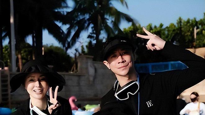 47岁董璇素颜照曝光