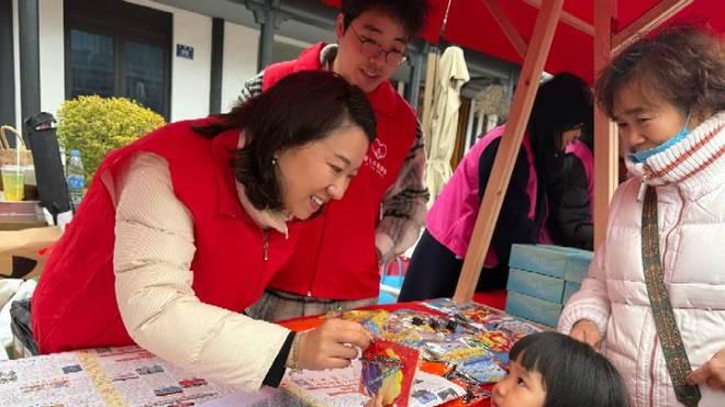 浙江省湖州市烟草专卖局：香溢送绿学雷锋 低碳环保惠民生