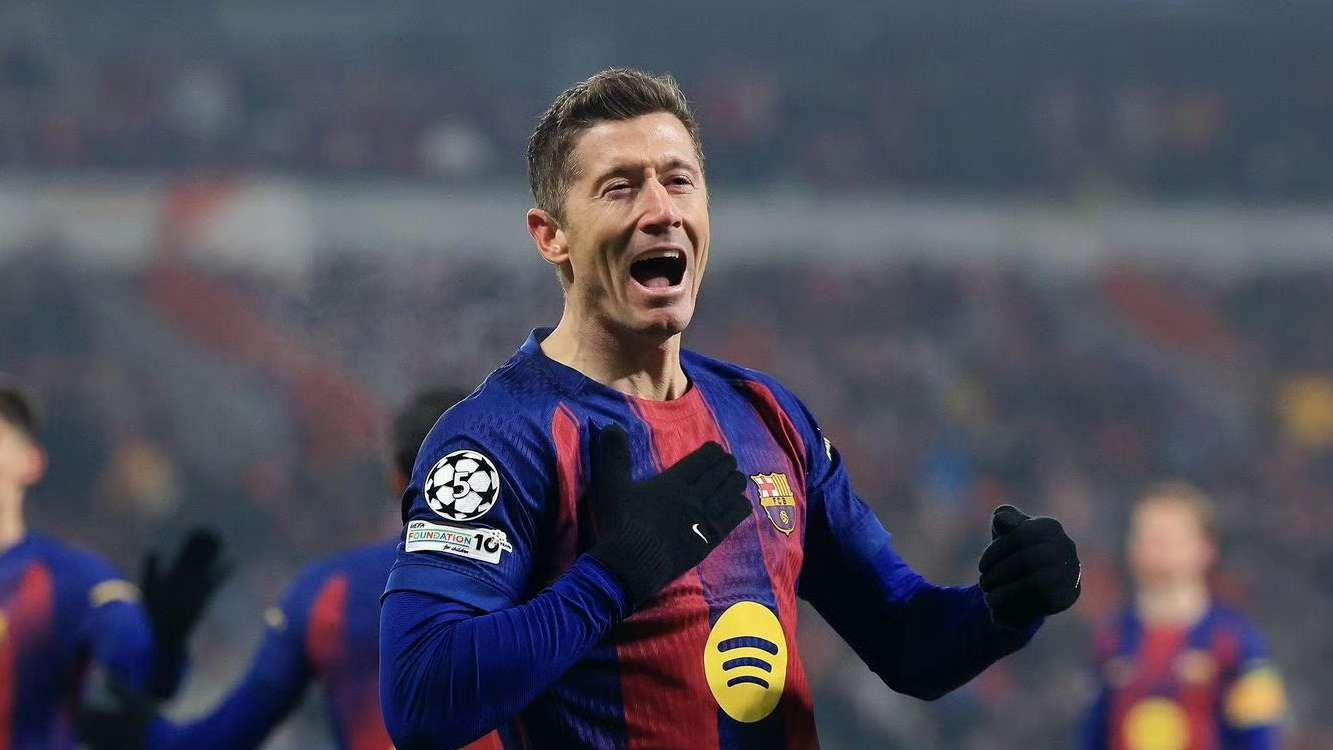 意媒：莱万主动向AC米兰自荐，夏窗或自由身离队