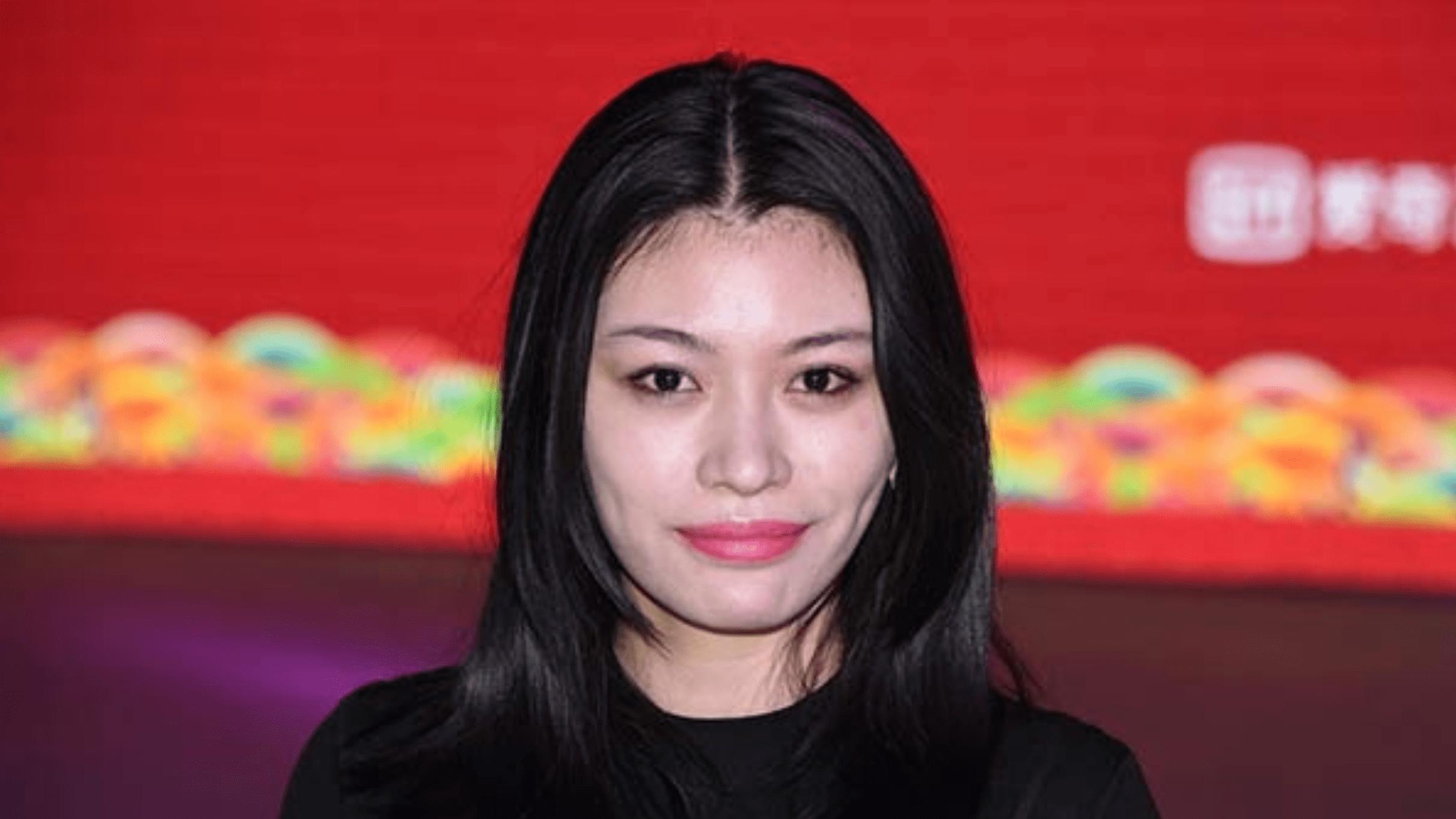 葛荟婕直播崩溃爆分手， 姐弟恋半年翻车， 软饭硬吃藏暴力隐患