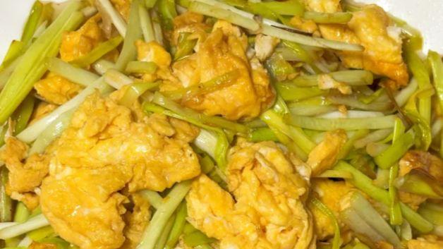 湘味极简家常菜，蒜黄嫩香，鸡蛋软嫩