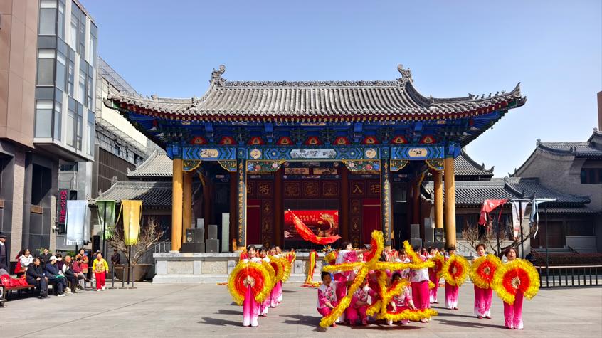 龙抬头迎祥瑞 民俗盛宴暖古城——西安市心连心志愿者协会艺术团举办“二月二 龙抬头”主题活动