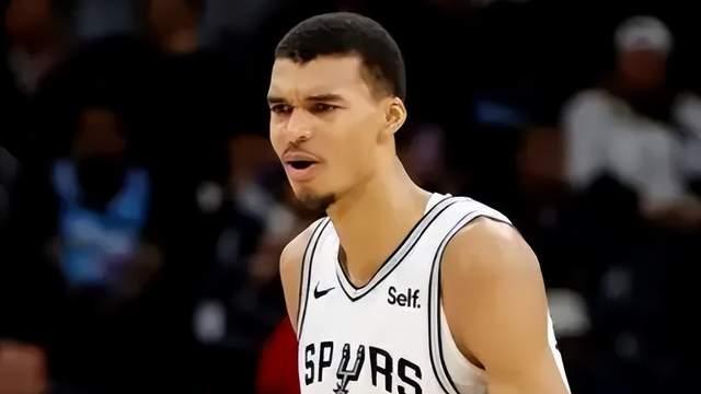 绝杀！马刺锁定季后赛，文班34+12，杰伦格林20中7，西部格局已定