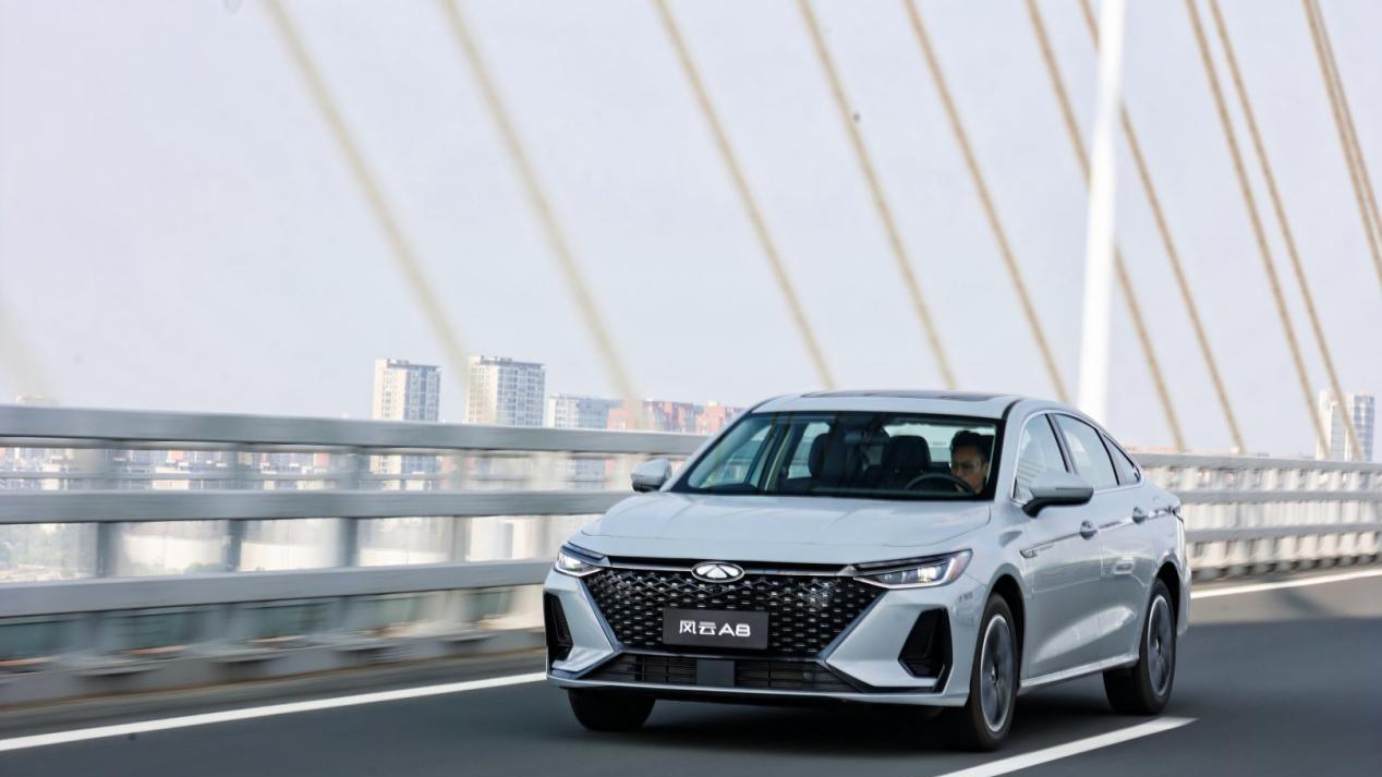 7.99万元起，风云A8让春节回家更安全、更舒适！