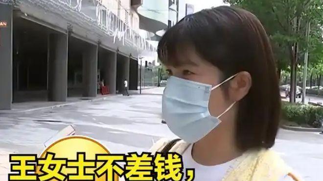 专柜8000元鞋子，女子穿4次就坏了，退换被拒：你穿鞋方式不对