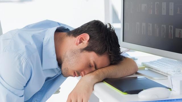 夜里起来三四回，一宿睡不成，这事拖不得